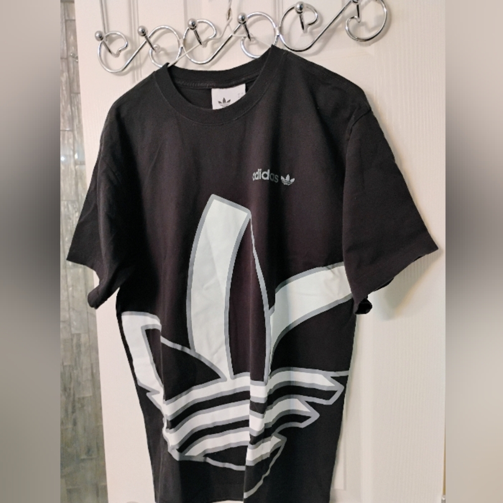 ADIDAS MEN'S SHORT SLEEVED LARGE BLACK TEE - SHIRT